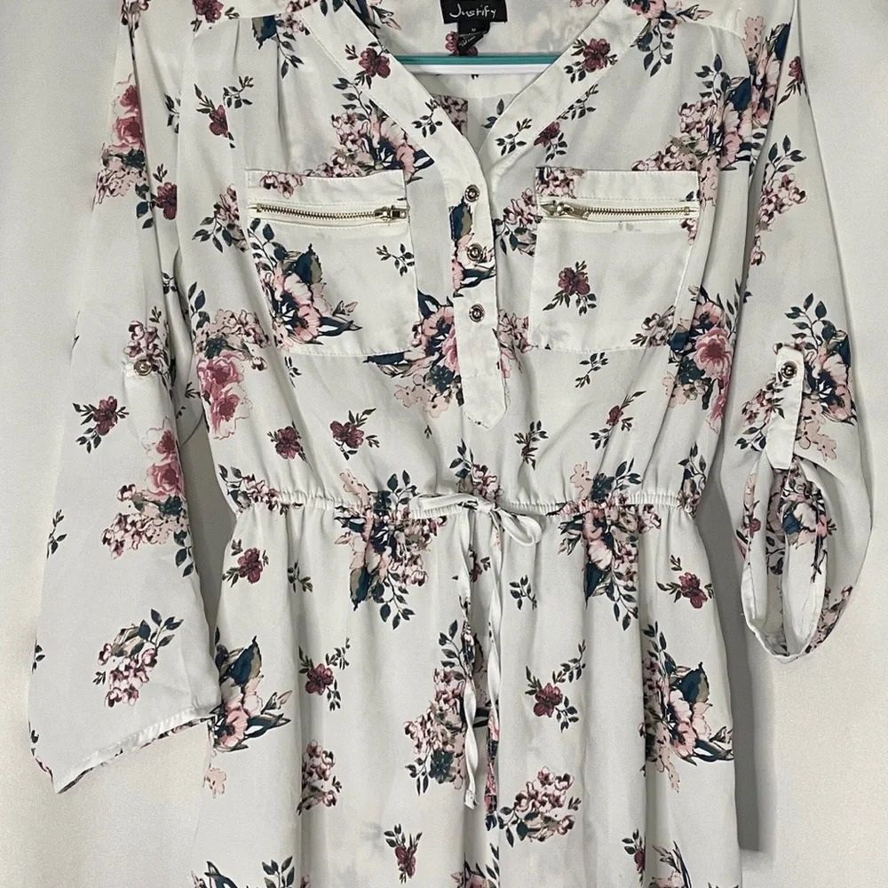 Justify‎ White Floral Blouse
